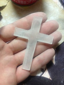 百均でコスプレ用アイテム製作（1）樹脂粘土「おゆ丸」で十字架を作ろう！_08